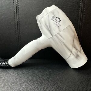 Sutra travel blow dryer *NWOT*